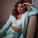 Elnaaz Norouzi Instagram - 💙 . . . . . Styled by @stylingbyvictor @sohail__mughal___ Outfit @ranbirmukherjeeofficial Accessories @rubans.in Make up @jyotiiadvani.artistry Shot by @anunaysood @dabbooratnani @manishadratnani