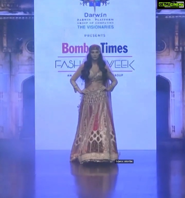 Elnaaz Norouzi Instagram - Walked as a showstopper for @soniyagofficial in this royal look 👸❤️ do you like this look on me ? 😍 . . . . #bombaytimesfashionweek #elnaaznorouzi #showstopper #rampwalk #catwalk Mumbai, Maharashtra