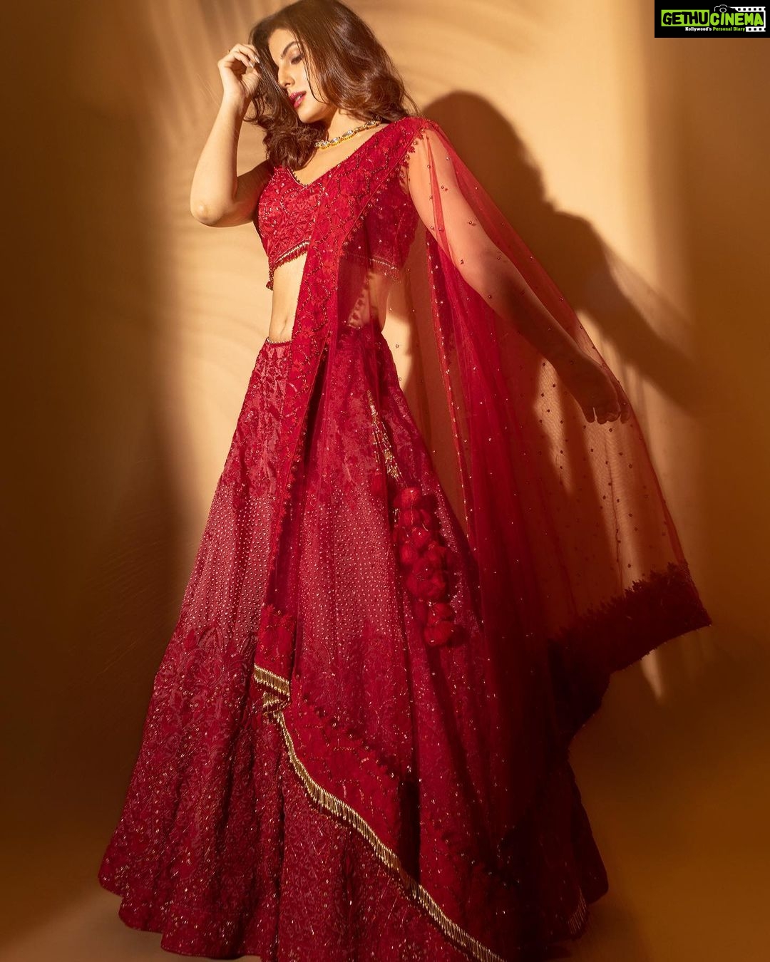 Elnaaz Norouzi Instagram - Peek a boo 💋 . . . . . . @fablookmagazine Styled by @milliarora7777 @mitushigupta Wearing @shilpiahujaofficial Jewels @sonisapphire Mua @ishanivasisht Hair @ritaverma968 Assisted by @monikapal_hairstylist Shot by shutter-strings Mumbai, Maharashtra
