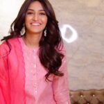 Erica Fernandes Instagram – Oh after this reel ill try something other than dancing 😂

#dancereels #dancetrends #reelkarofeelkaro #reelingitwithE #foryou