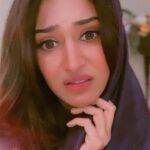 Erica Fernandes Instagram - Aa kya bolti tuuu ! #reelkarofeelkaro #reelitfeelit #filmy #dharma #kajol #bollywood #bollywooddialogue #reelingitwithE