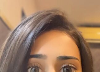 Erica Fernandes Instagram - Chori pakdi gayi 🫢 #reelitfeelit #reelkarofeelkaro #reelingitwithE #foryou #funnyreels #reelsindia