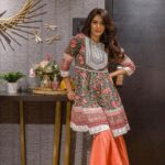 Erica Fernandes Instagram - Desi girl diaries. Outfit by @everbloomindia @oakpinionpr #indianwear #desigirl #indianfashion #suitsalwar #ericafernandes #instafashion