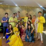 Erica Fernandes Instagram - Bringing in Ganesh Chaturthi with the gang . Thankyou for @vidushiguptaofficial for adding more colour to the occasion with your beautiful vibrant outfit. Accessories by @ejf_fashion #ganeshchaturthi #ganeshdarshan #indianwear #indianfestival #ganpatibappa #ganpati