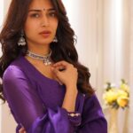 Erica Fernandes Instagram - I need your opinion What do you suggest just the tint and mascara ( like in this look ) or full blown makeup ? Whats adding to this look is the lovely vibrant purple . Such a simple yet pretty piece from @sajke.in @oakpinionpr #instafashion #instagood #indianfashion #indianwear #salwarsuits #fashionblogger #fashioninfluencer #influnecersofmumbai #influencersofindia #mumbaifashion #ethnic #ethnicwear