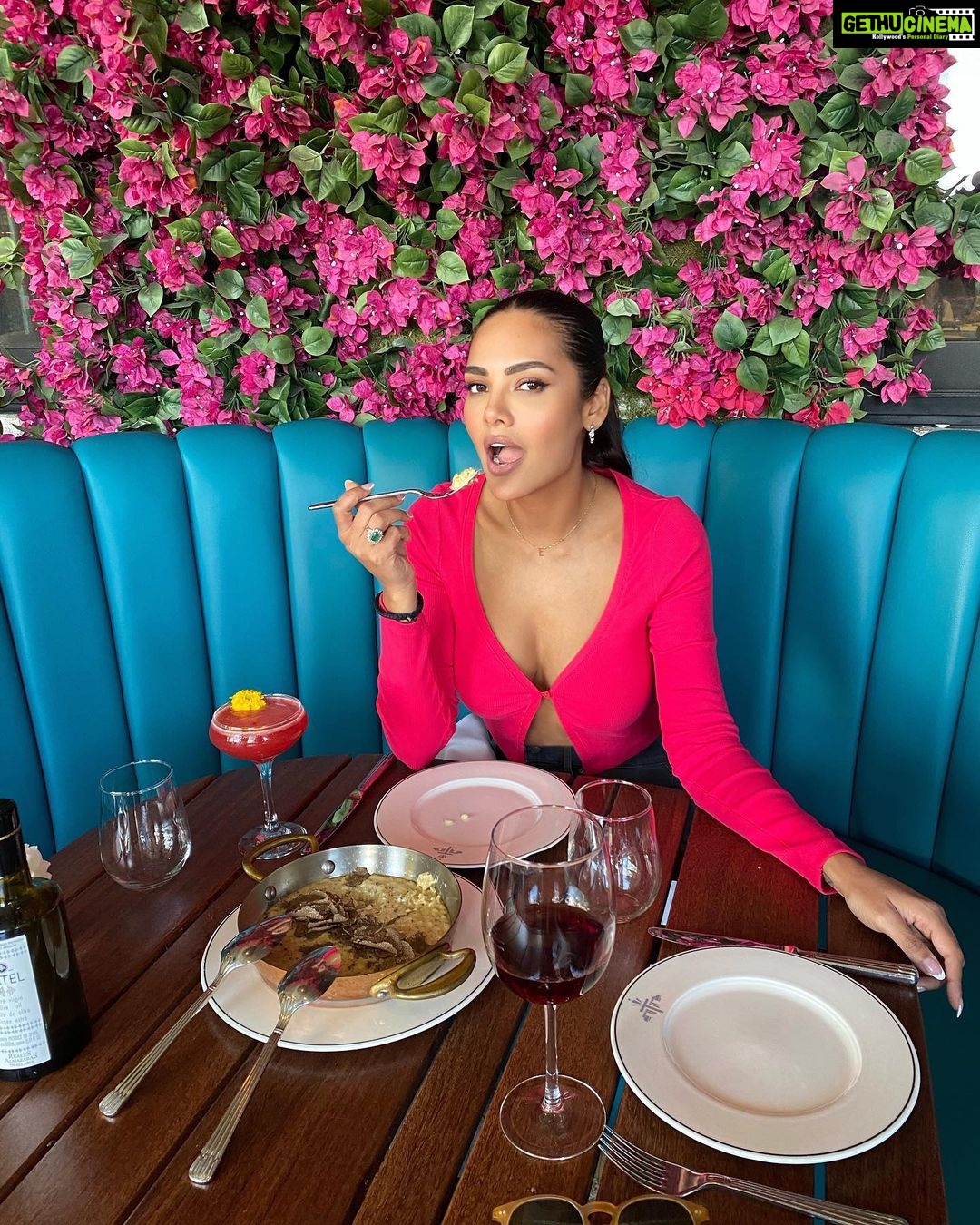 Esha Gupta Instagram - Flew across the ocean just to have you #worldsbestrisotto #longdistancerelationship @tatelrestaurants TATEL Beverly Hills