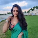 Esha Gupta Instagram - हरी सारी! Jaipur, Rajasthan