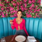 Esha Gupta Instagram - Flew across the ocean just to have you #worldsbestrisotto #longdistancerelationship @tatelrestaurants TATEL Beverly Hills