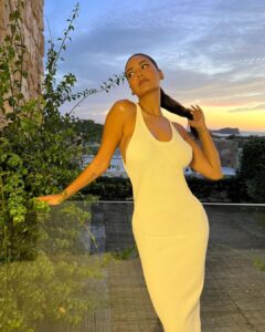 Esha Gupta Instagram - Sunsets in Ibiza