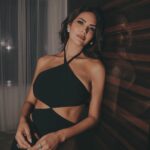 Esha Gupta Instagram – If you’re moving on, I’m already gone
.
.
.
.
.
.
Shot by: @gibsterg
@chandiniw @monotofficial