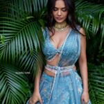 Esha Gupta Instagram - Blue Valentine