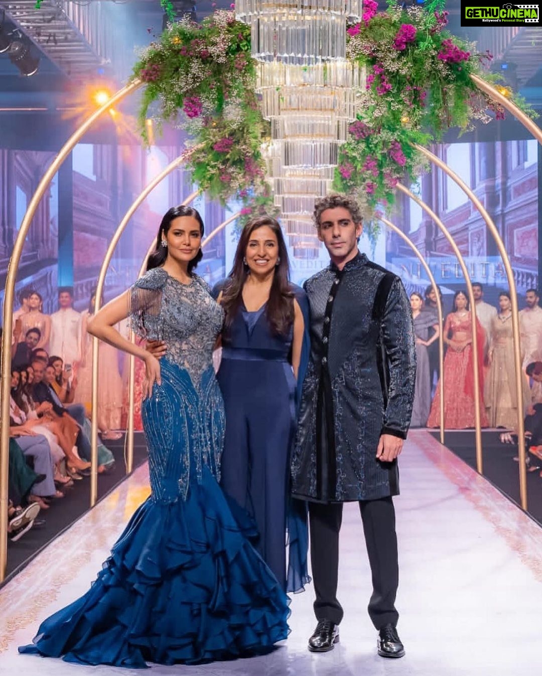 Esha Gupta Instagram - Last night at the curtain raiser💫 @timesfashionweek @niveditasaboocouture @goelgangagroup @jimsarbhforreal @salehayohann @priyankachourasia342 @dynamitepikachu @payaltanna @varunkatoch06 #joiedevivre The Westin Pune Koregaon Park
