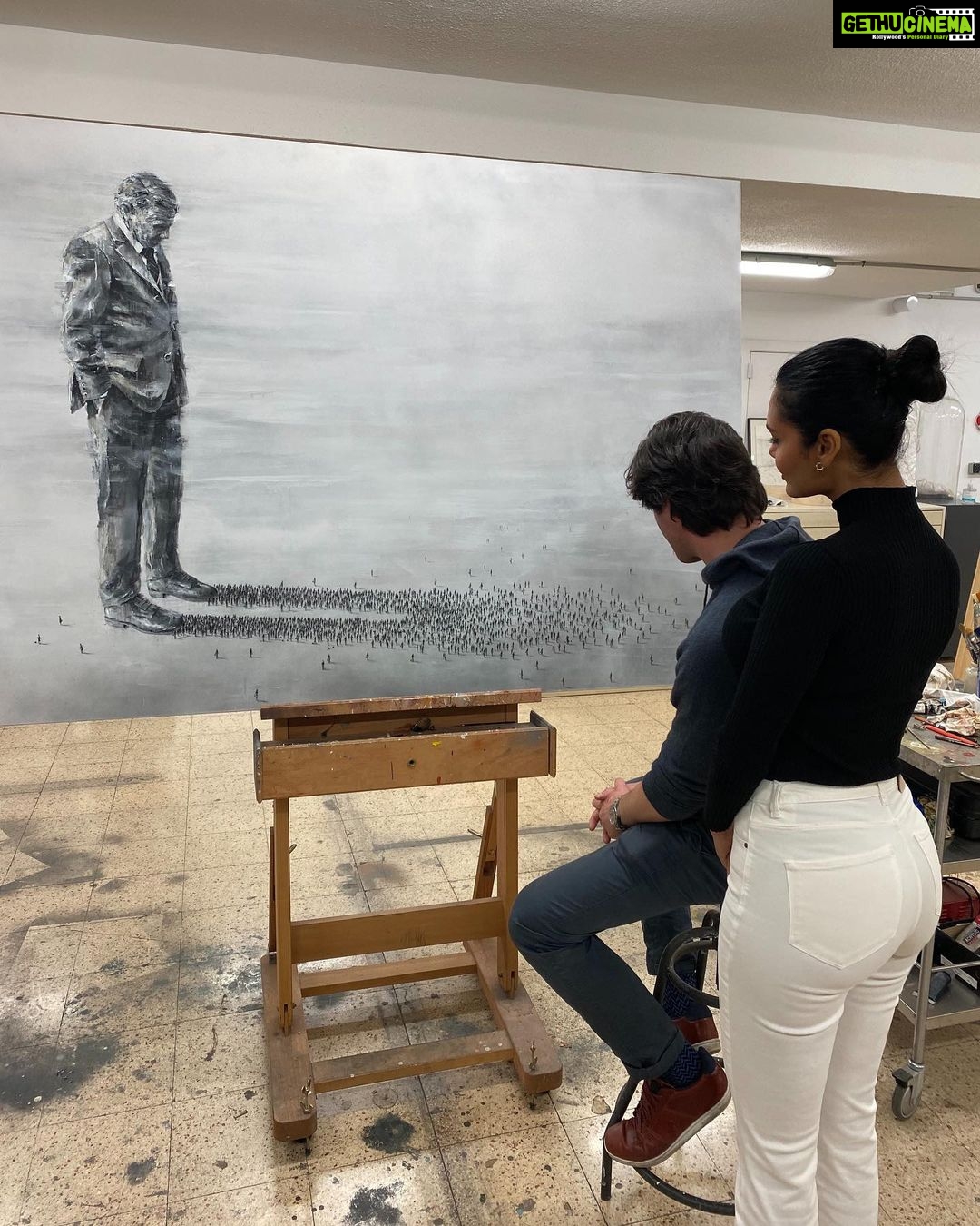 Esha Gupta Instagram - The Art and The Artist “The Boss” @pejac_art Madrid, Spain