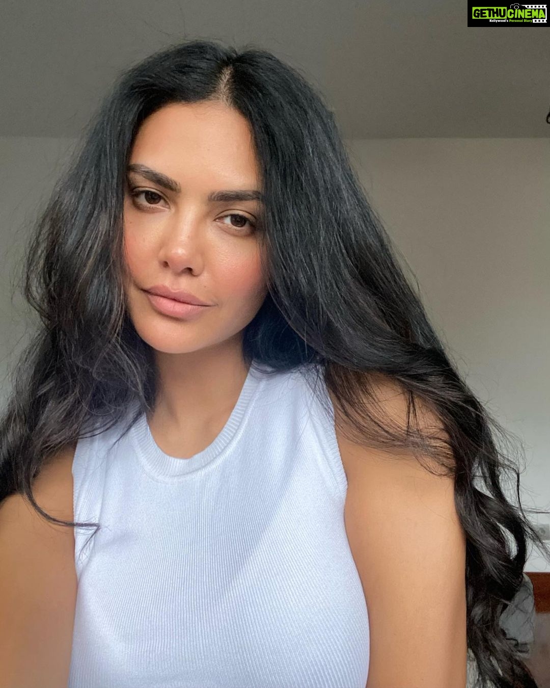 Esha Gupta Instagram - Skin @massumehcosmetics @nasrin_zhiyan Massumeh, S.L.