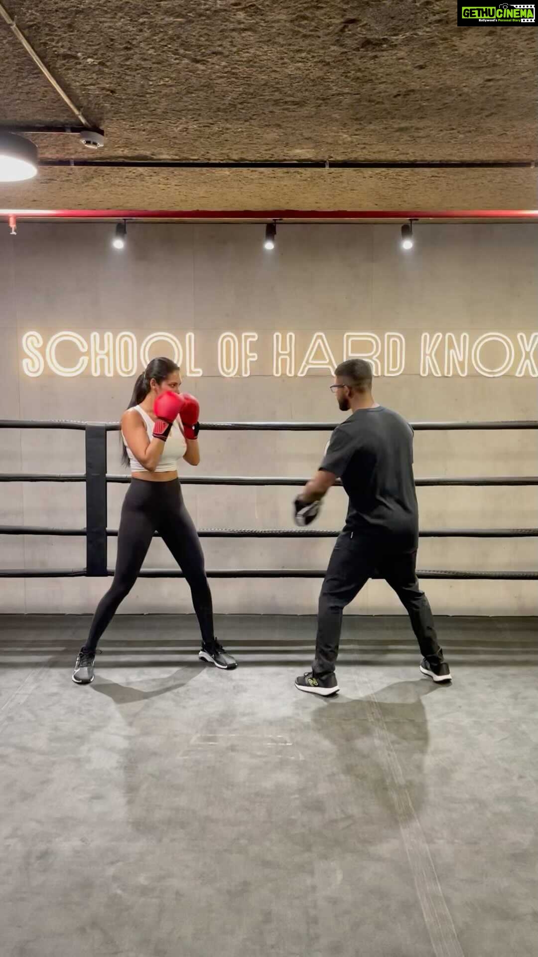 Esha Gupta Instagram - @boxeopath killing me softly, posty giving me feels 🥊 thank you @adito_sen @thefitskeptic @knox.studio for making me prep for #invisblewoman.. you guys are beast love you