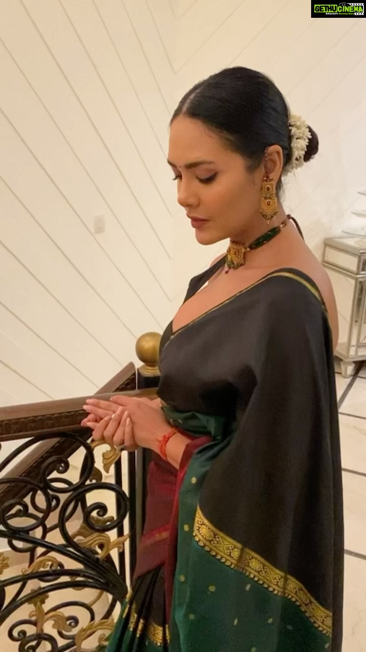 Esha Gupta Instagram - Since it’s my favourite festival #diwali