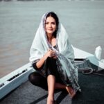 Esha Gupta Instagram - वाराणसी Shot by @saurabhjaiswalphotography वाराणसी - बनारस - काशी