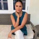 Esha Gupta Instagram - सुंदर और सुशील