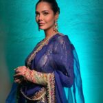 Esha Gupta Instagram - Hello 👋🏽 Shot by @aayushdodia