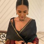 Esha Gupta Instagram - Stole moms saree and jewels 🪔 #diwali