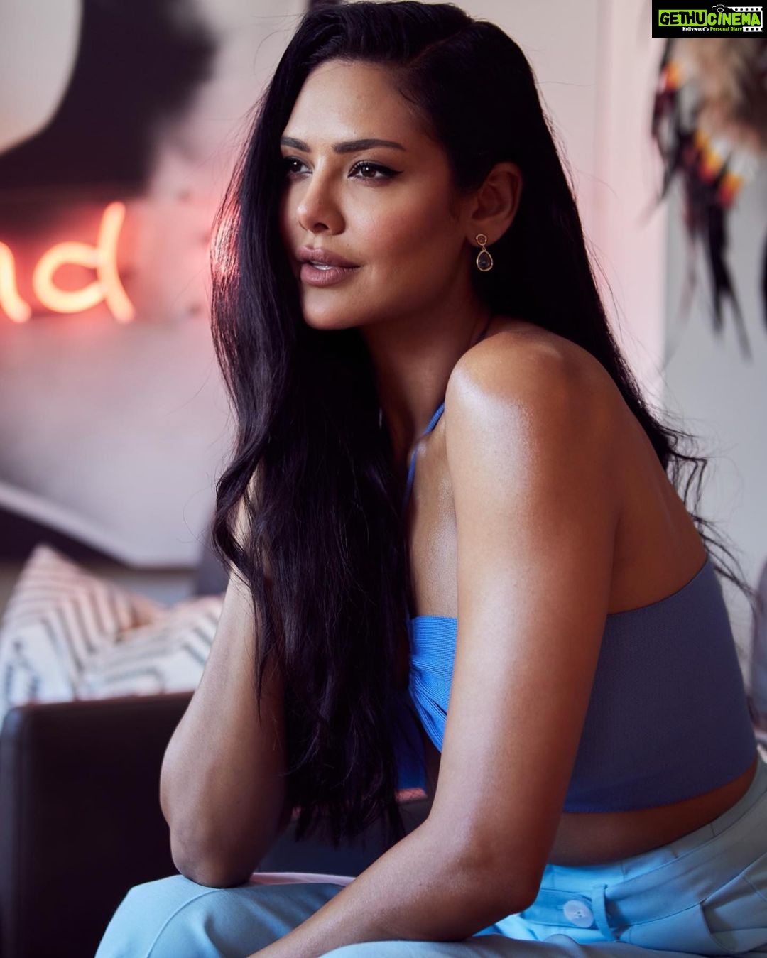 Esha Gupta Instagram - “We must be very humble. We must see the beauty in quietness”- W. Somerset Maugham @pedrojaen #throwback