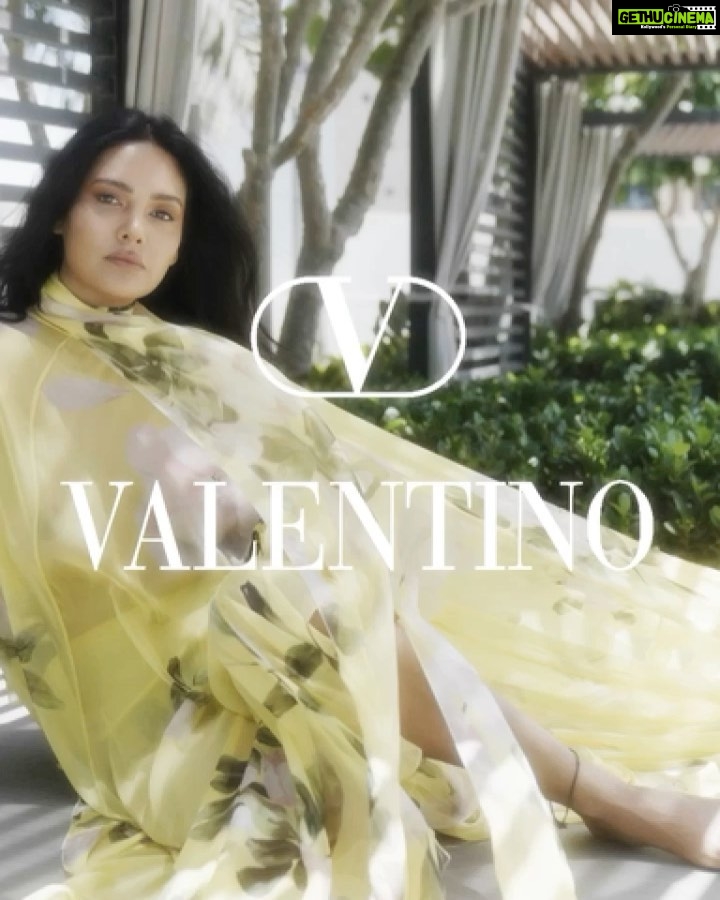 Esha Gupta Instagram - It’s not just summer love @maisonvalentino Directed by @tejalpatni with Rocky, Amila, Randy Styled by @murojsaadi Makeup @ssequeiramakeup Hair @bloominghairbymo Location @addressdubaimall Edited by- Jo Music - jungle drops Address Boulevard