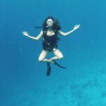Esha Gupta Instagram - Being Dory... thank you Patrick #reethifaruresort @reethifaru @ncstravels Reethi Faru Resort