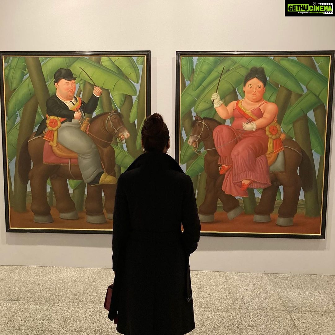 Esha Gupta Instagram - “Art is a spiritual, immaterial respite from the hardships of life”- Fernando Botero #fernandoboteroart CentroCentro