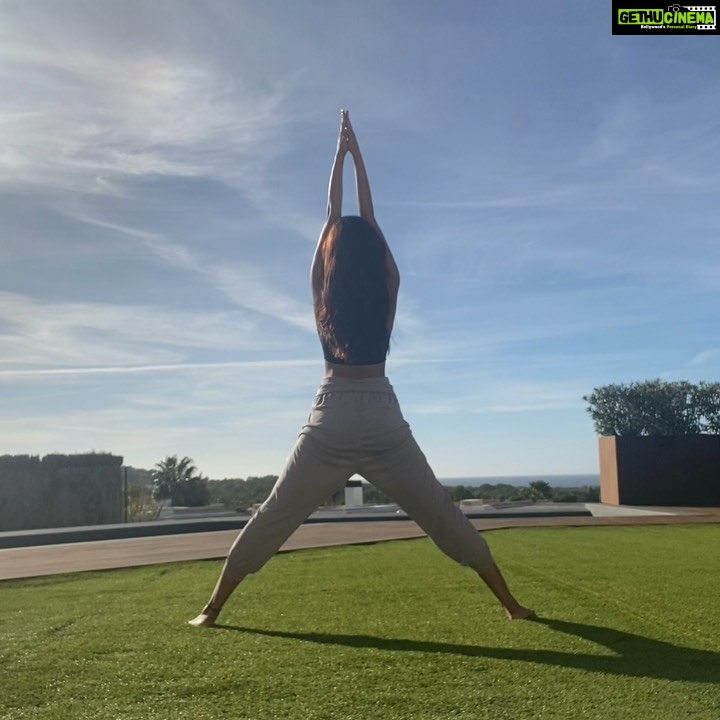 Esha Gupta Instagram - ॐ Some days are to flow 🤍