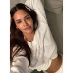 Esha Gupta Instagram - 🤍 “Attract what you expect, reflect what you desire, become what you respect, mirror what you admire”