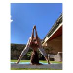 Esha Gupta Instagram - ॐ “तू खुद की खोज में निकल तू किस लिए हताश है, तू चल तेरे वजूद की समय को भी तलाश है!”