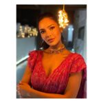 Esha Gupta Instagram - Diwali with my favs ♥️🪔 @ridhimehraofficial