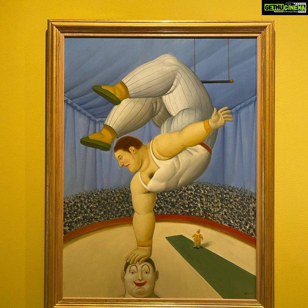 Esha Gupta Instagram - “Art is a spiritual, immaterial respite from the hardships of life”- Fernando Botero #fernandoboteroart CentroCentro