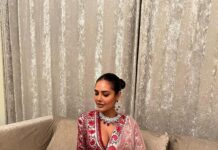Esha Gupta Instagram - Diwaliiiiii Jewels @shyamlalbros Outfit @ridhimehraofficial