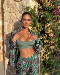 Esha Gupta Instagram - Island girl