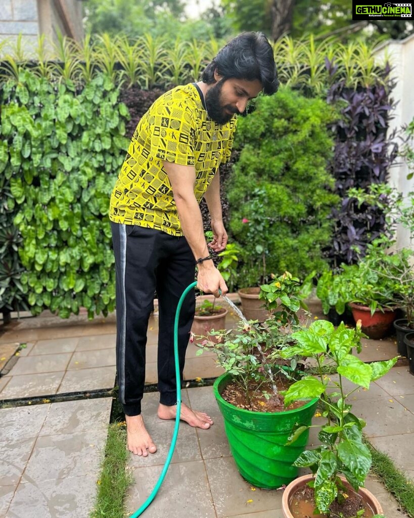 Harish Kalyan Instagram - “As you sow, so shall you reap” All credits to my mother for setting up & maintaining such a beau garden ❤️ Taking over the duty when I find some “Me” time.