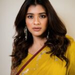 Hebah Patel Instagram – 👗: @officialanahita @aamrabylavanya 💄: @gulzarrwalaani 📸: @abhishek_pallati Hyderabad