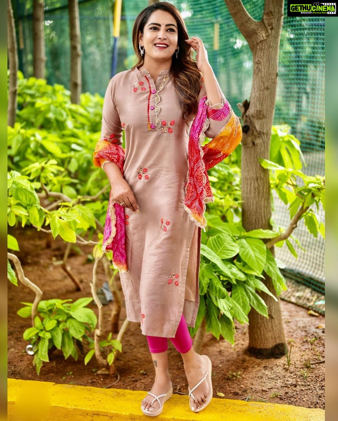 Himaja Instagram - I’m simply me & that’s all I need tobe💕 Outfit by @pinkthreads_boutique loacted at vijayawada ship worldwide.. For exclusive collection of partywear &semi partywear collection do follow @pinkthreads_boutique page!! #designerwear #dress
