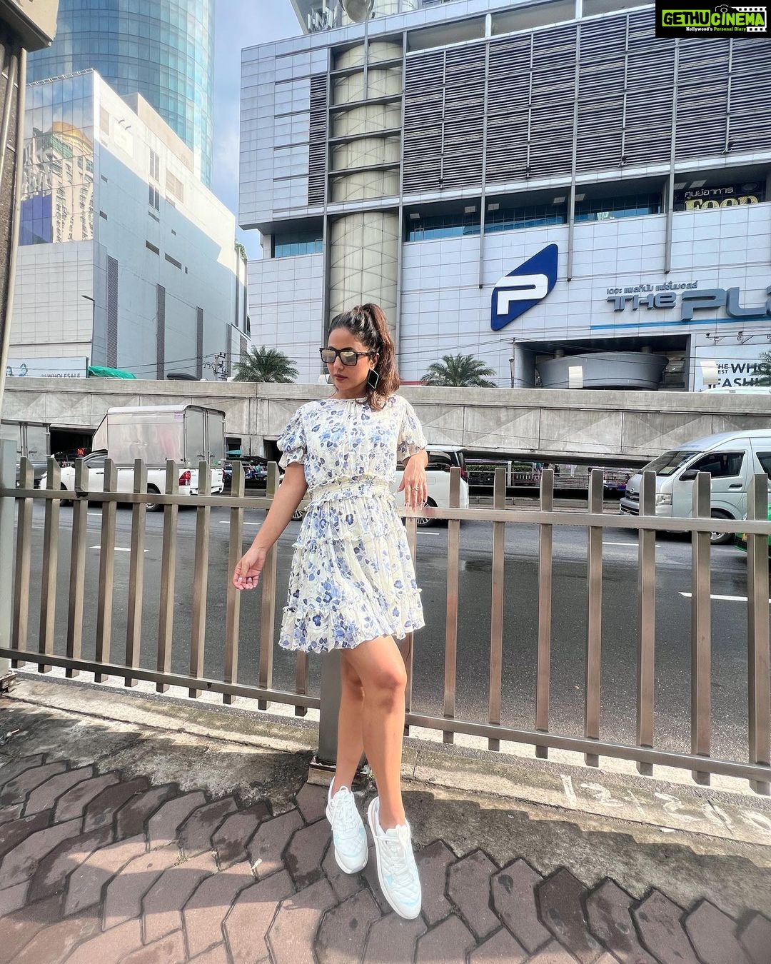 Hina Khan Instagram - Oh darling, I am a soft lover and a wild wanderer.. #wanderlust #thailandtravel #wanderer #globetrotter #travelphotography