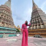 Hina Khan Instagram - Love and Blessings for everyone.. Wat Pho Temple #bangkokthailand #wanderer #travelphotography