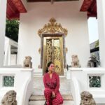 Hina Khan Instagram - Love and Blessings for everyone.. Wat Pho Temple #bangkokthailand #wanderer #travelphotography