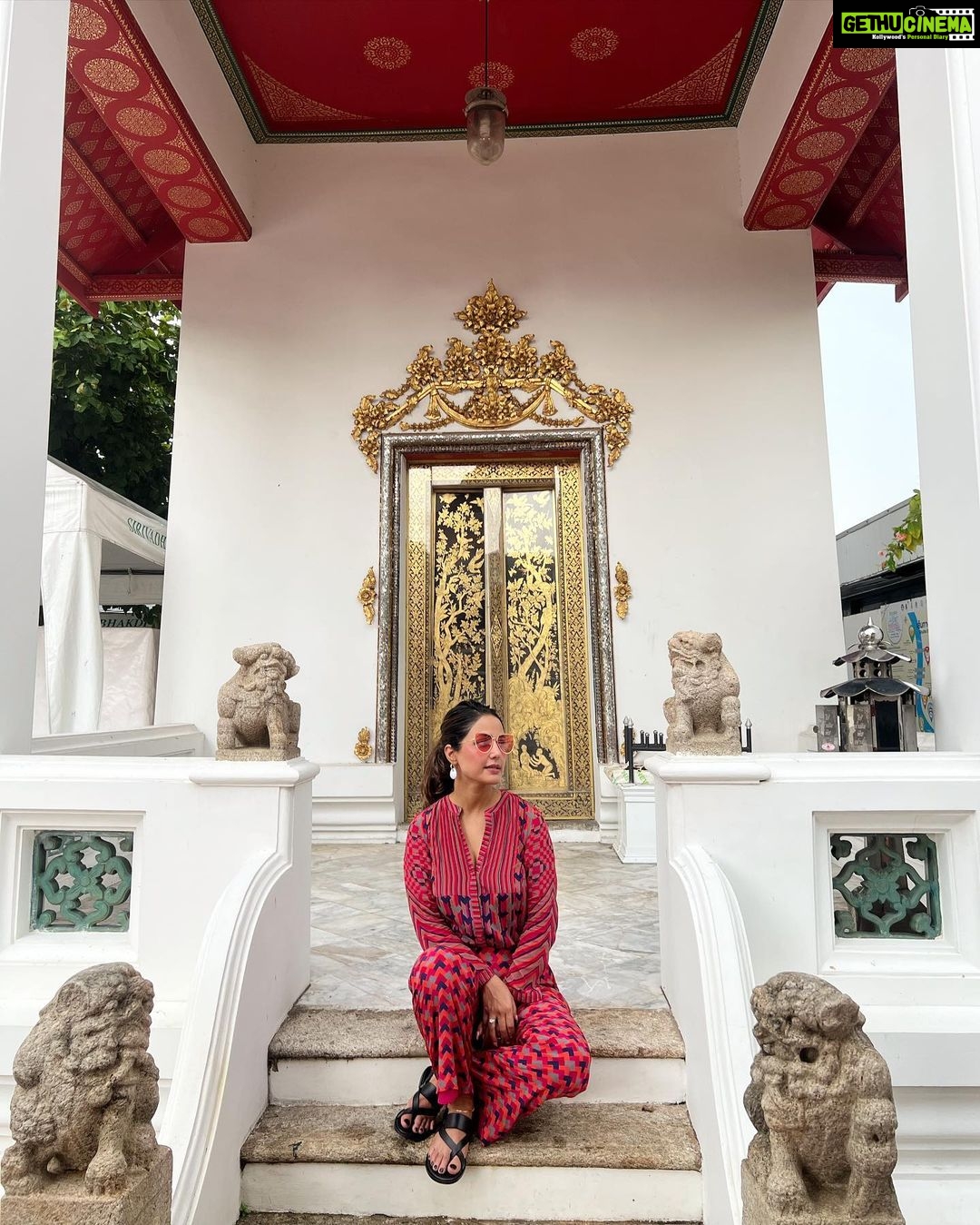 Hina Khan Instagram - Love and Blessings for everyone.. Wat Pho Temple #bangkokthailand #wanderer #travelphotography