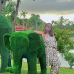 Hina Khan Instagram - Taking back memories from @cassiaphuket .. we really had an amazing time.. Really appreciate your hospitality.. @pickyourtrail #cassiaphuket #UnwrapTheWorld Cassia Phuket