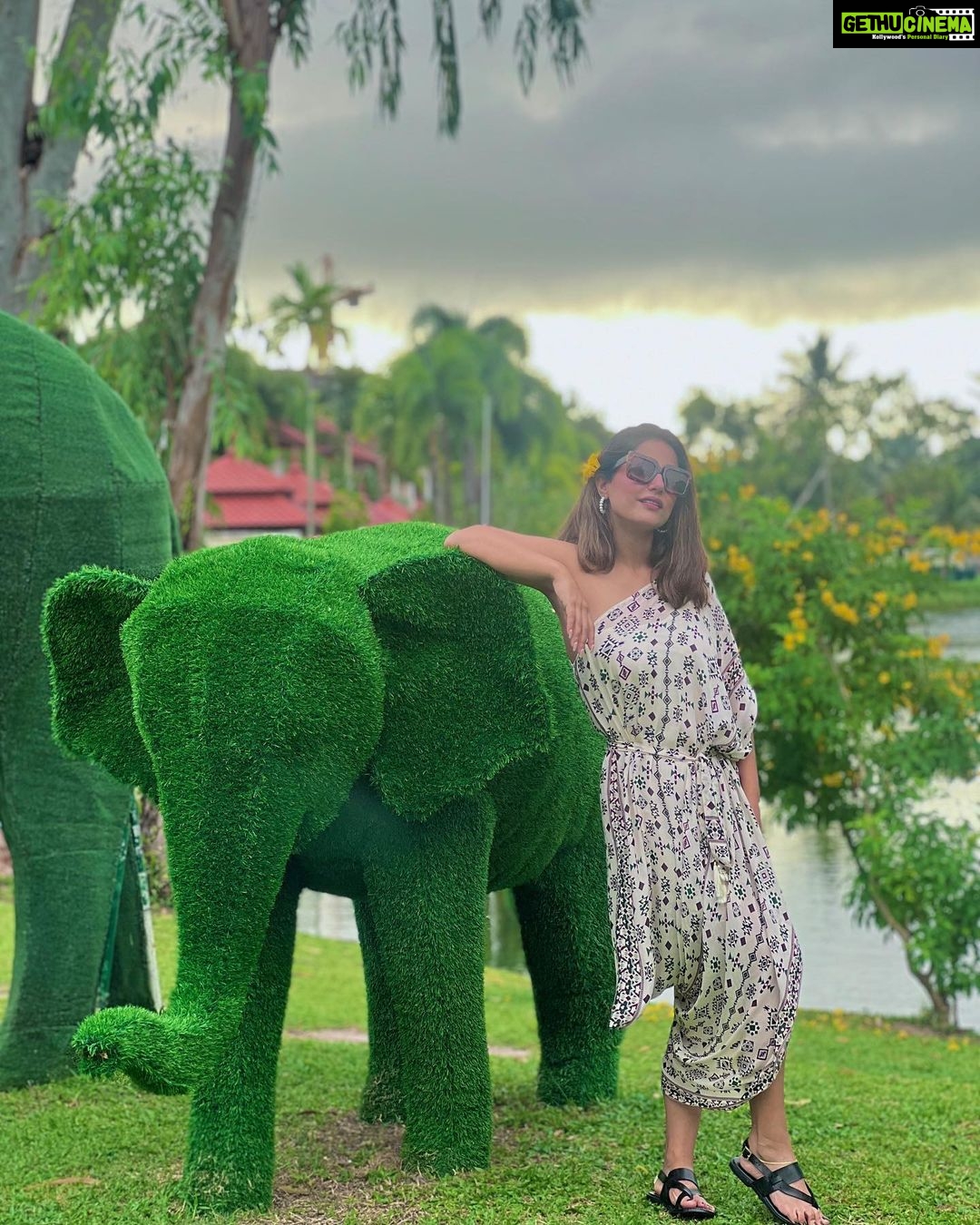Hina Khan Instagram - Taking back memories from @cassiaphuket .. we really had an amazing time.. Really appreciate your hospitality.. @pickyourtrail #cassiaphuket #UnwrapTheWorld Cassia Phuket