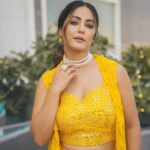 Hina Khan Instagram - Sunshine 🌞 . . . . Neckpiece @prerto Ring @razwada.jewels Footwear @londonrag_in
