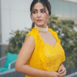 Hina Khan Instagram - Sunshine 🌞 . . . . Neckpiece @prerto Ring @razwada.jewels Footwear @londonrag_in