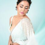 Hina Khan Instagram - Isn’t she like a first drop of rain 💧 . . Outfit- @houseofneetalulla @neeta_lulla Jewels- @amamajewels @mairaabyambica Styled- @kansalsunakshi MUAH @sachinmakeupartist1 @irshad__hair 📸 @kunal.kava
