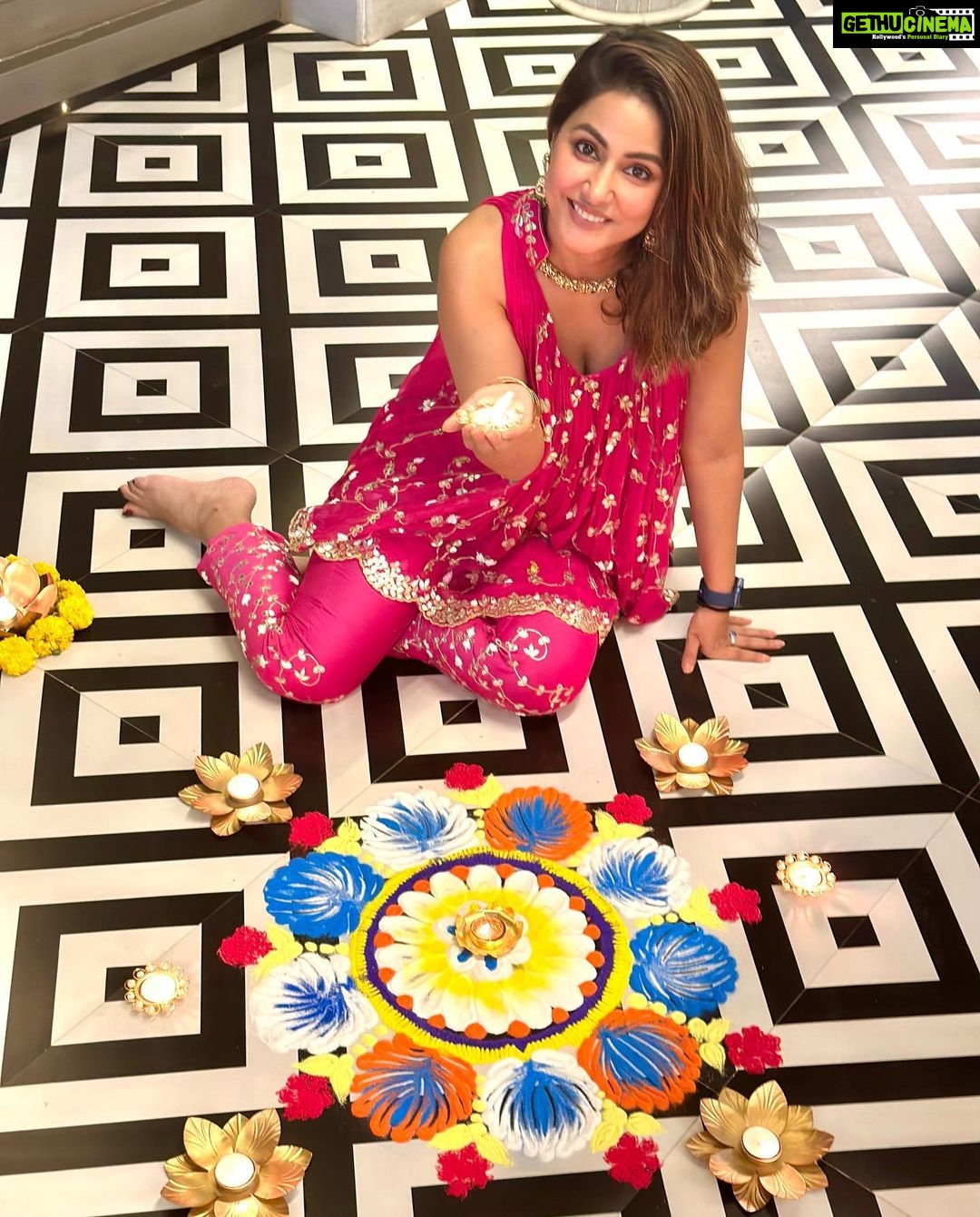 Hina Khan Instagram - Happy Diwali 🪔 Happiness, growth, good health and prosperity..