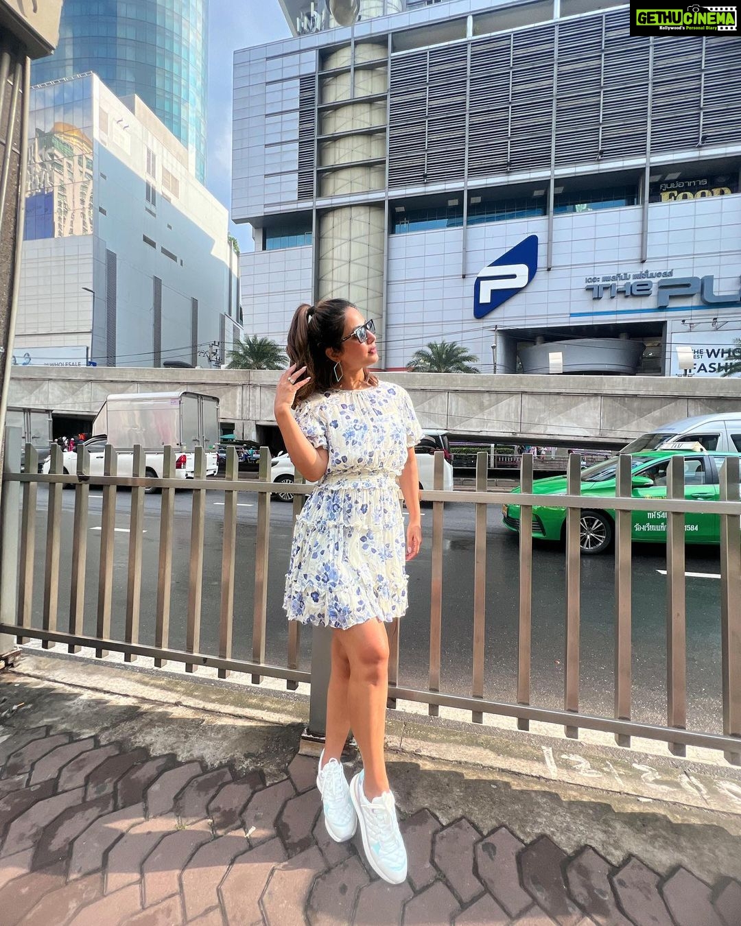 Hina Khan Instagram - Oh darling, I am a soft lover and a wild wanderer.. #wanderlust #thailandtravel #wanderer #globetrotter #travelphotography