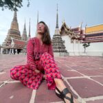 Hina Khan Instagram – Love and Blessings for everyone..
Wat Pho Temple #bangkokthailand #wanderer #travelphotography